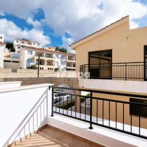 2 Bedroom House for Sale in Peyia, Paphos District
