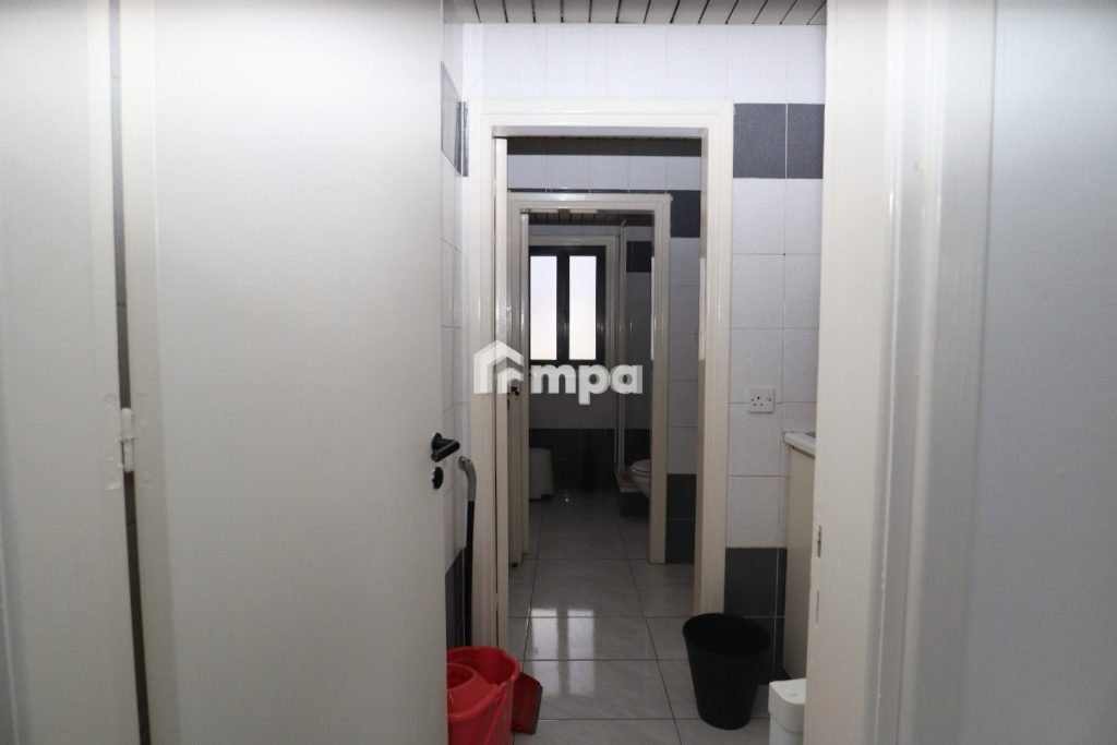 20m² Office for Rent in Agioi Omologites, Nicosia District
