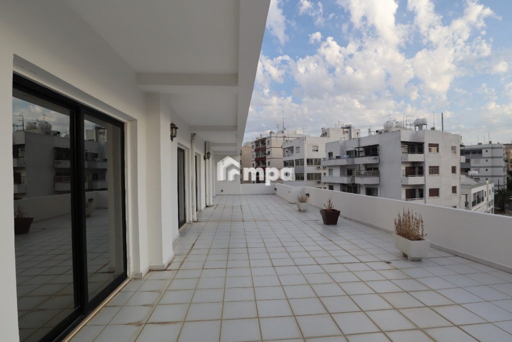 20m² Office for Rent in Agioi Omologites, Nicosia District