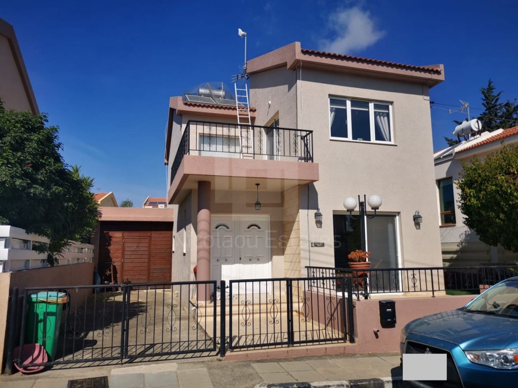 3 Bedroom House for Sale in Parekklisia, Limassol District