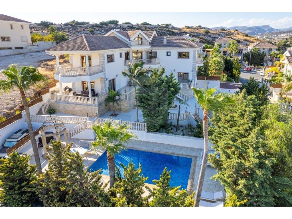 6+ Bedroom House for Sale in Limassol District