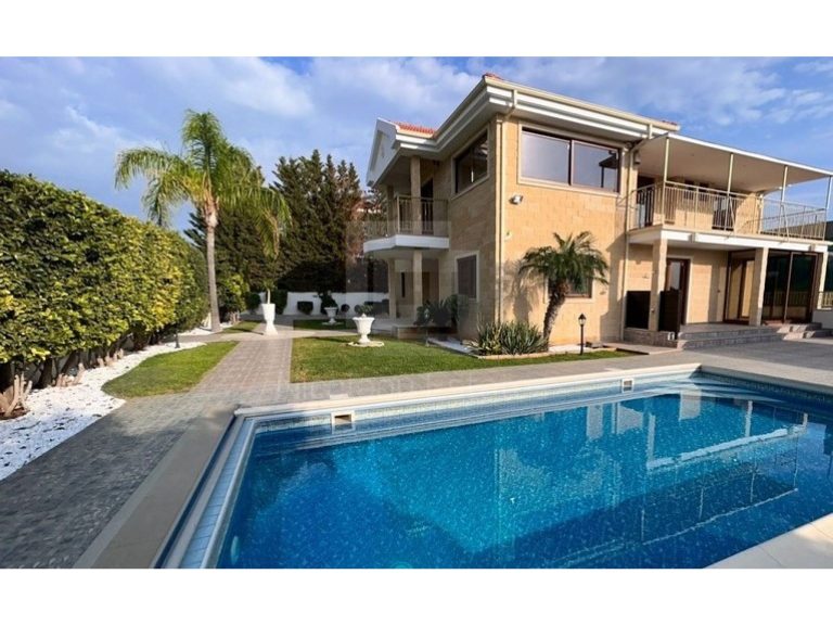 6+ Bedroom House for Sale in Limassol District