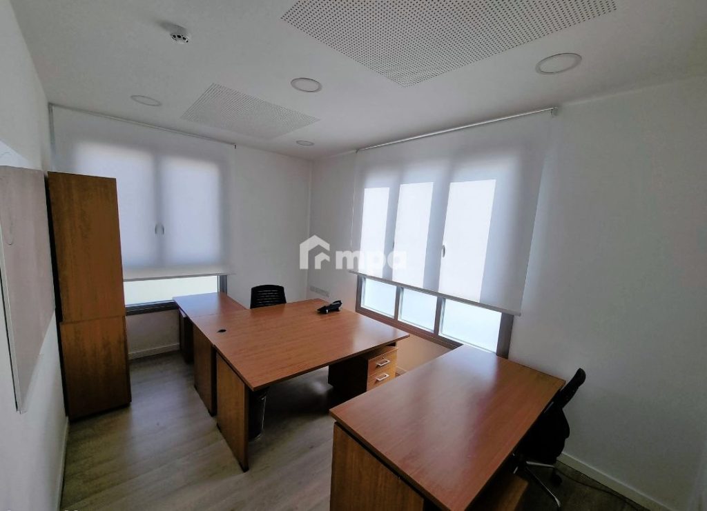 17m² Office for Rent in Nicosia District
