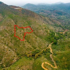 8,027m² Plot for Sale in Lythrodontas, Nicosia District