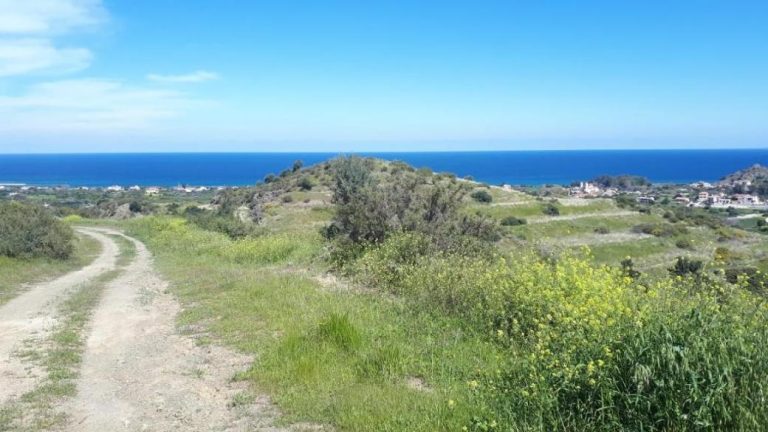 4,240m² Plot for Sale in Kato Pyrgos, Nicosia District