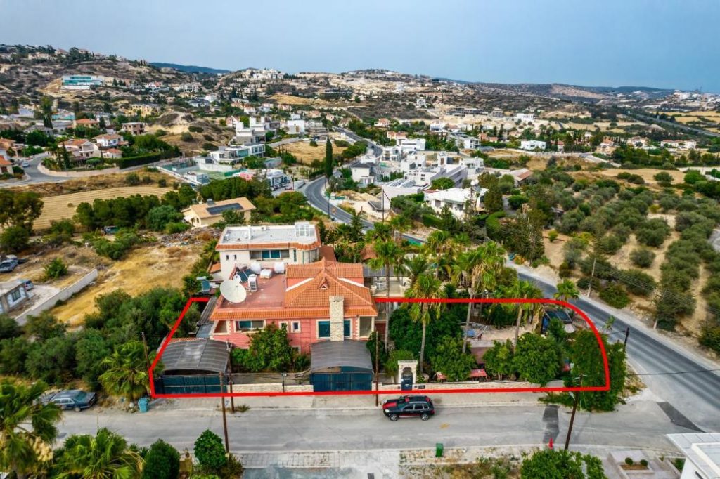 4 Bedroom House for Sale in Agios Tychonas, Limassol District