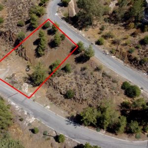 653m² Commercial Plot for Sale in Evrychou, Nicosia District
