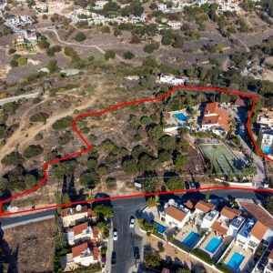12,598m² Residential Plot for Sale in Konia, Paphos District