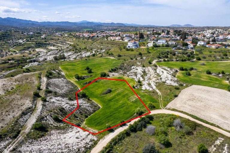 4,330m² Residential Plot for Sale in Kampia, Nicosia District