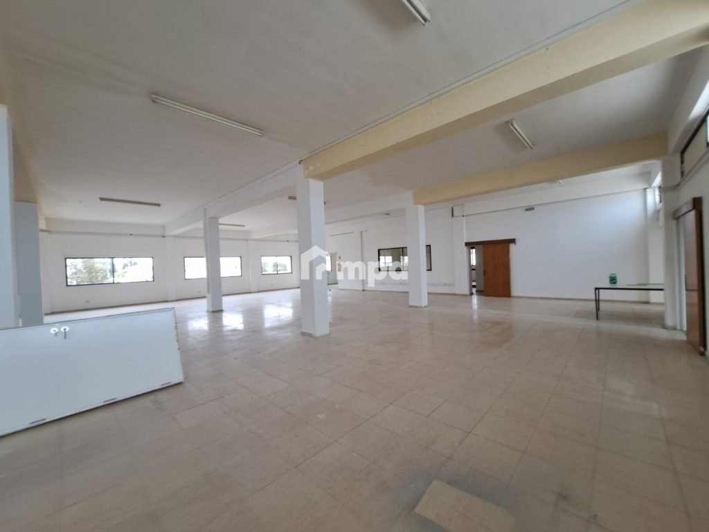 950m² Office for Rent in Latsia, Nicosia District