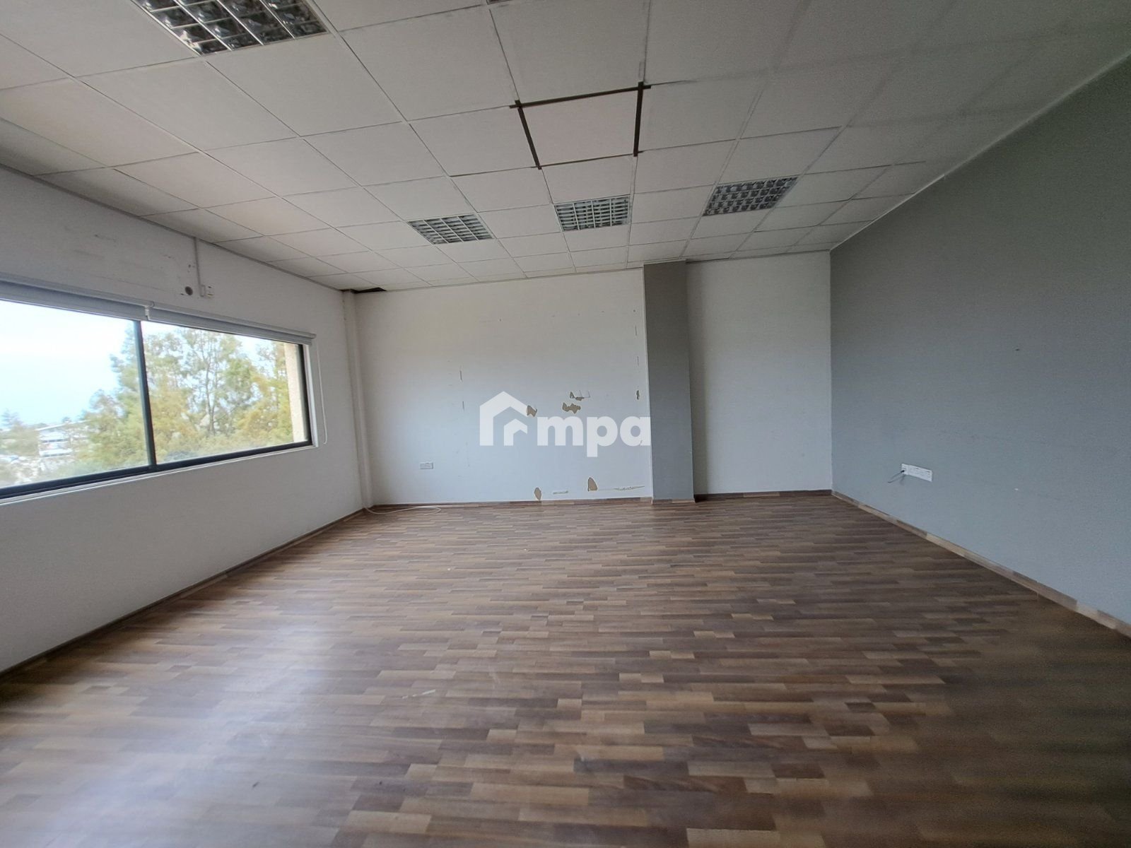 950m² Office for Rent in Latsia, Nicosia District
