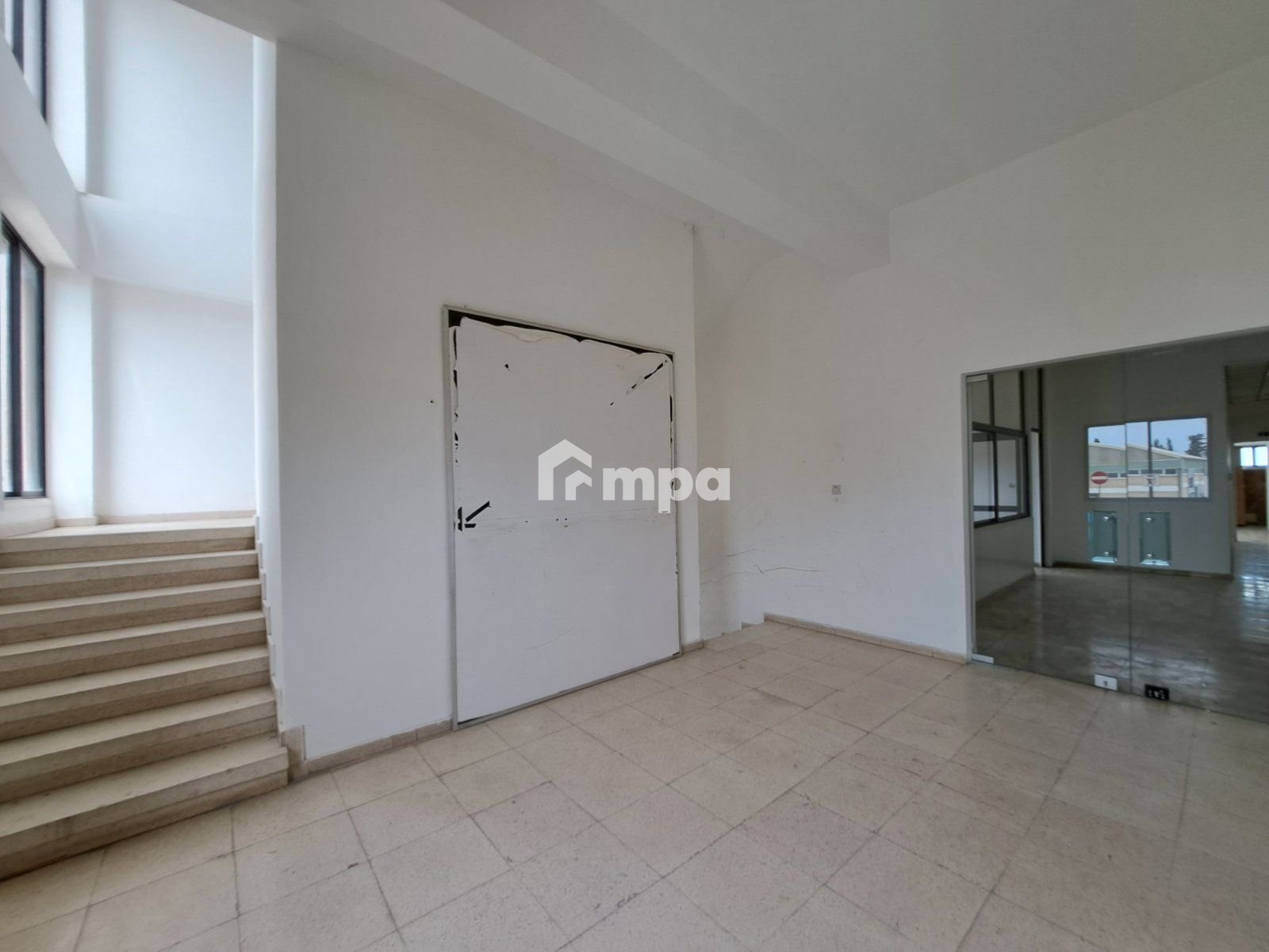 950m² Office for Rent in Latsia, Nicosia District