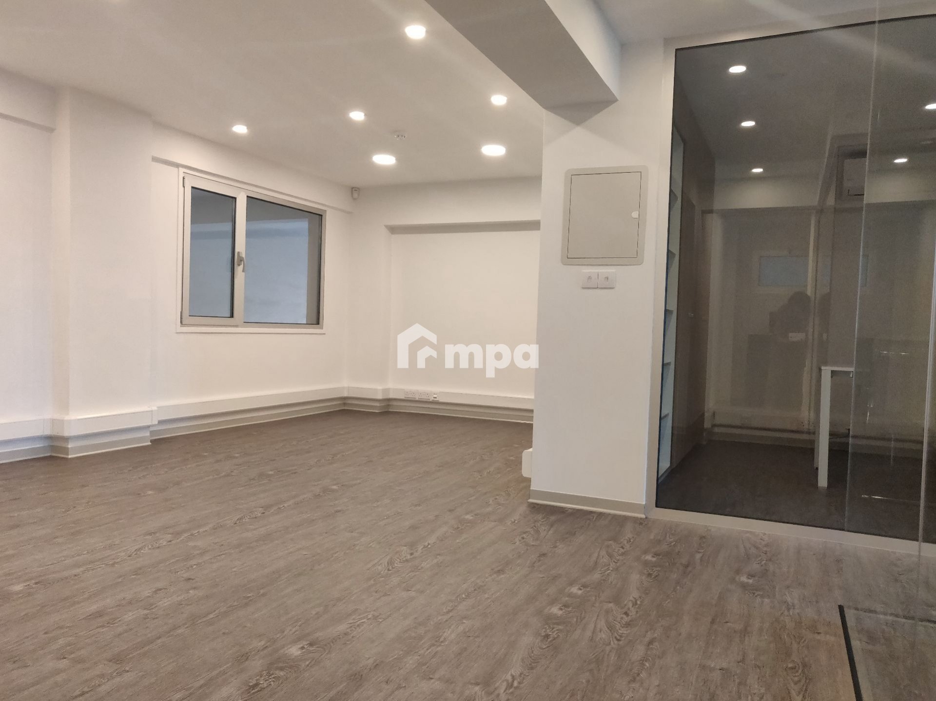 95m² Office for Rent in Strovolos, Nicosia District