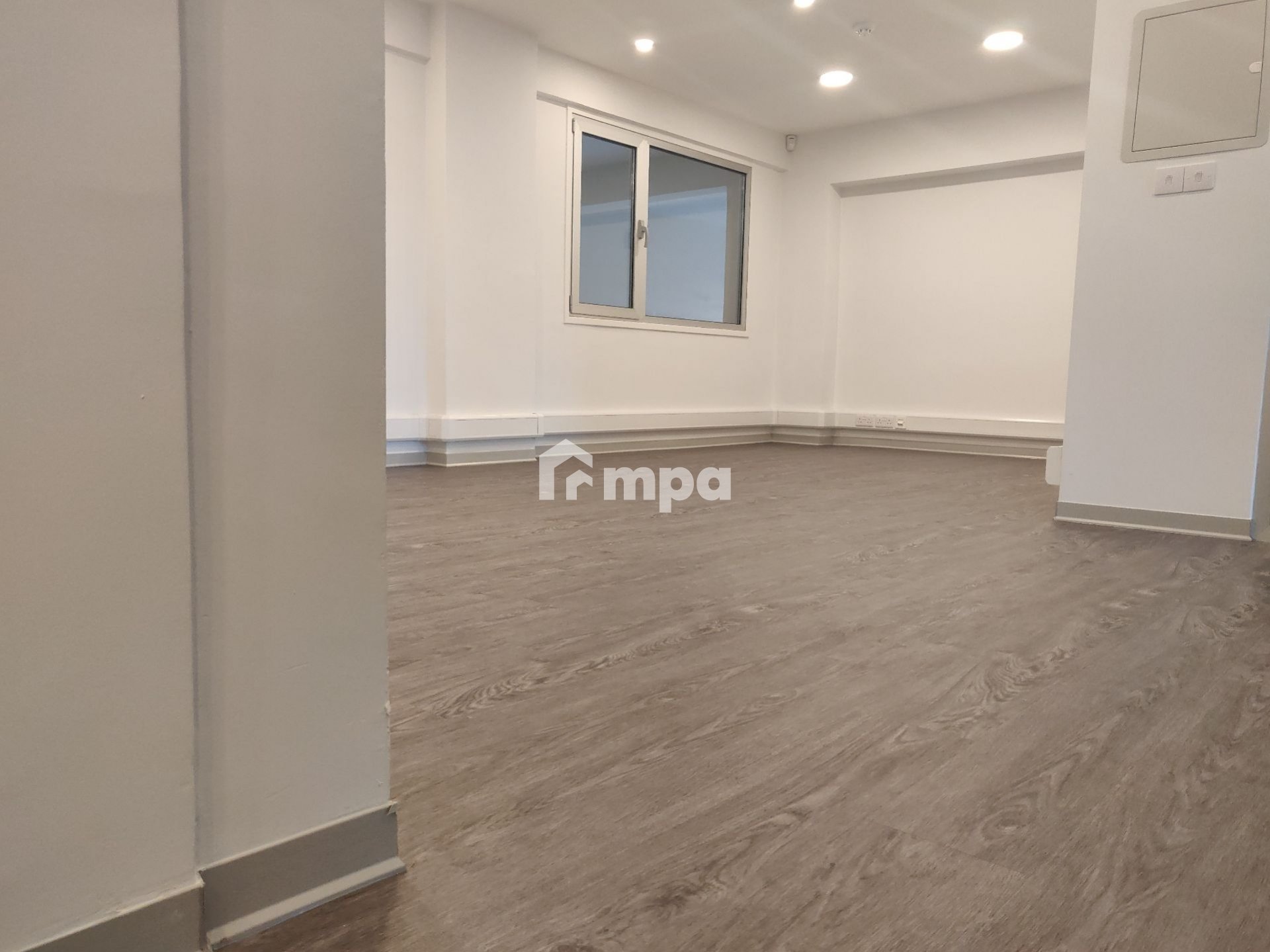 95m² Office for Rent in Strovolos, Nicosia District