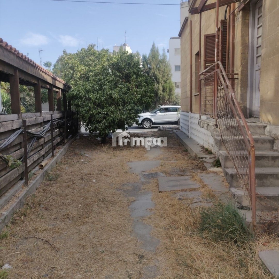 180m² Commercial for Rent in Nicosia – Agios Antonios