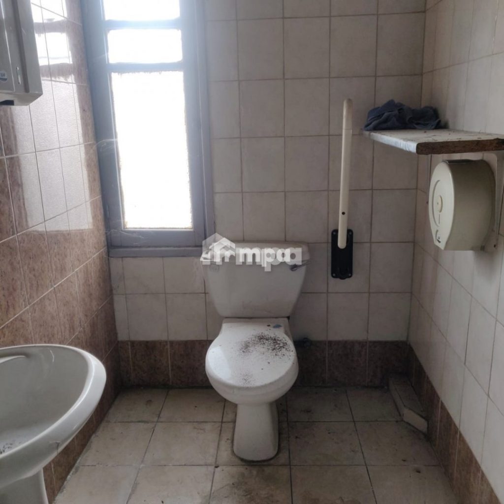 180m² Commercial for Rent in Nicosia – Agios Antonios