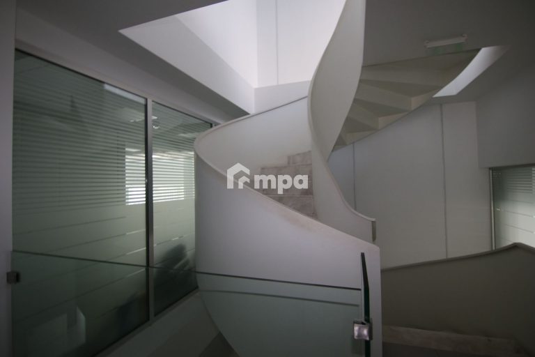 418m² Commercial for Rent in Nicosia District