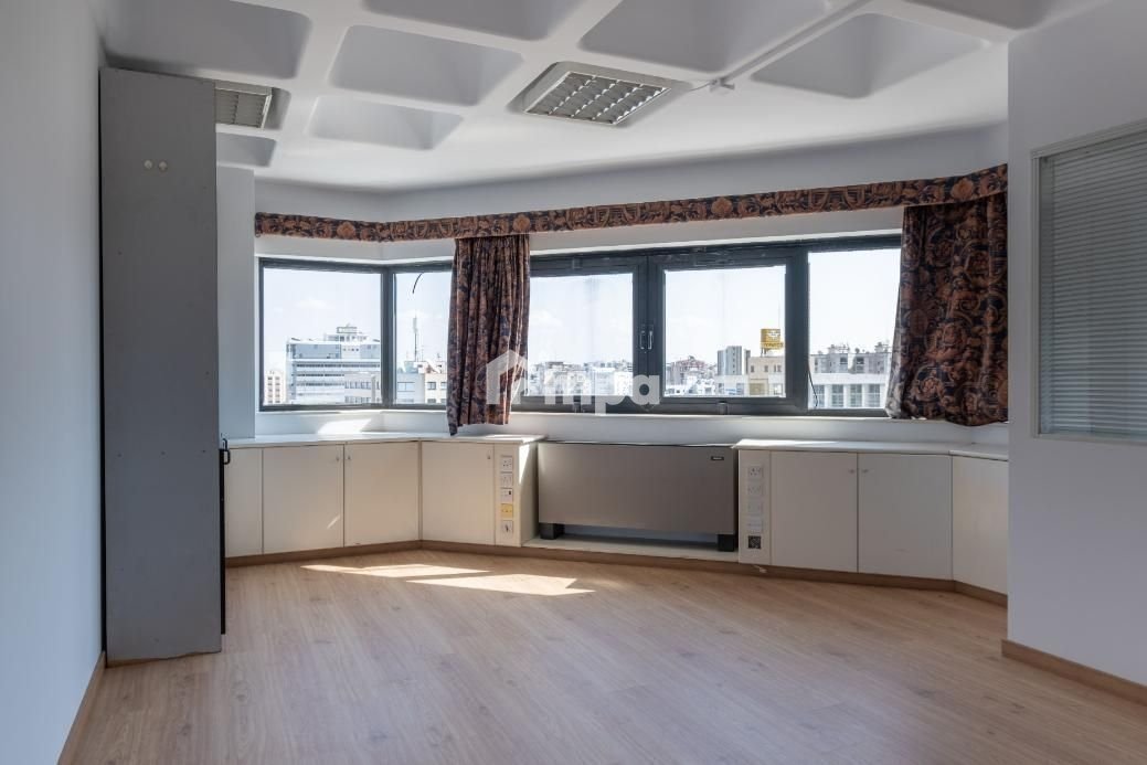 238m² Office for Rent in Agioi Omologites, Nicosia District