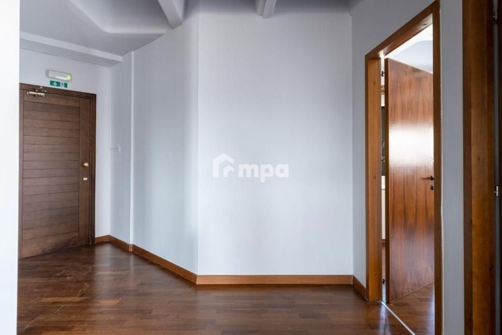 238m² Office for Rent in Agioi Omologites, Nicosia District