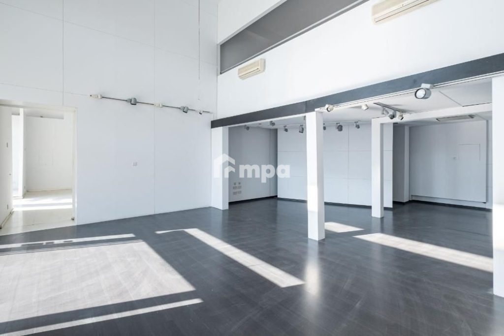 296m² Commercial for Rent in Agioi Omologites, Nicosia District
