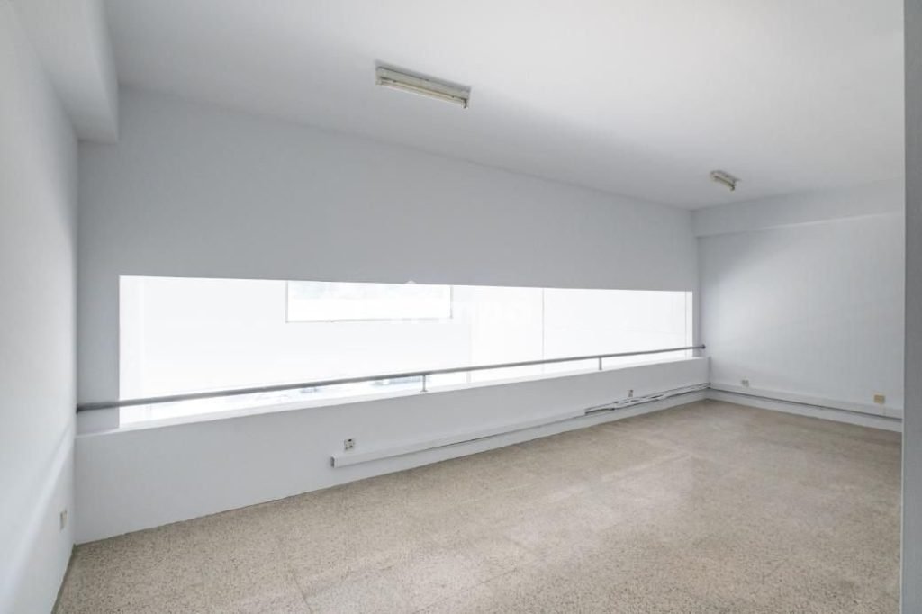 296m² Commercial for Rent in Agioi Omologites, Nicosia District