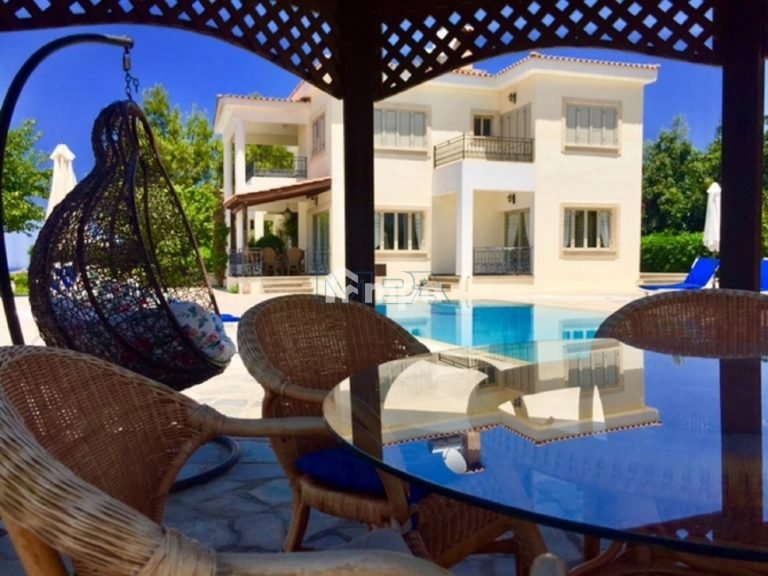 4 Bedroom House for Sale in Argaka, Paphos District