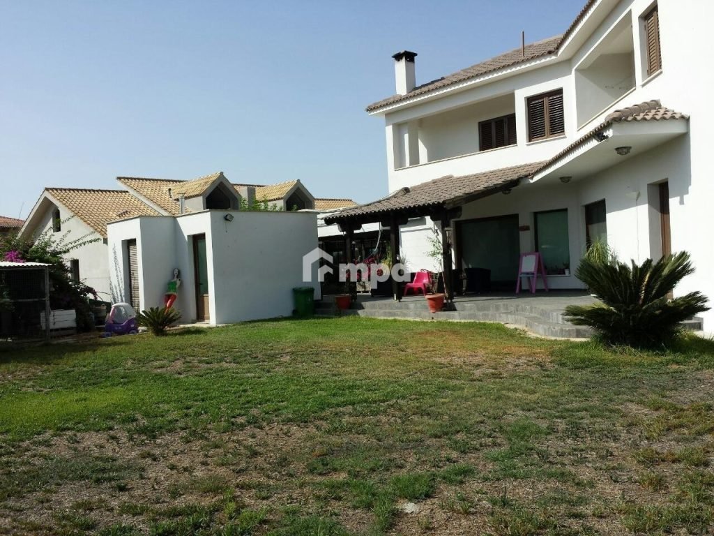 4 Bedroom House for Sale in Psimolofou, Nicosia District