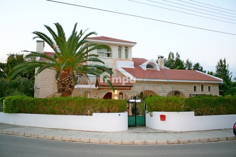 5 Bedroom House for Sale in Nicosia District