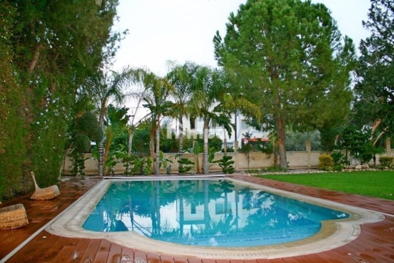 5 Bedroom House for Sale in Nicosia District