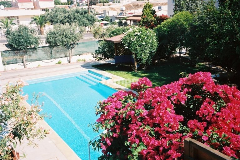 5 Bedroom House for Sale in Nicosia District