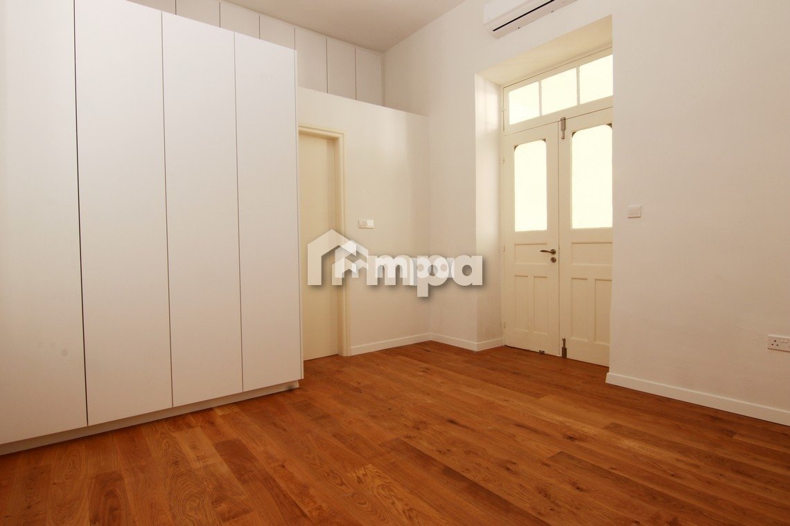 4 Bedroom House for Sale in Agioi Omologites, Nicosia District