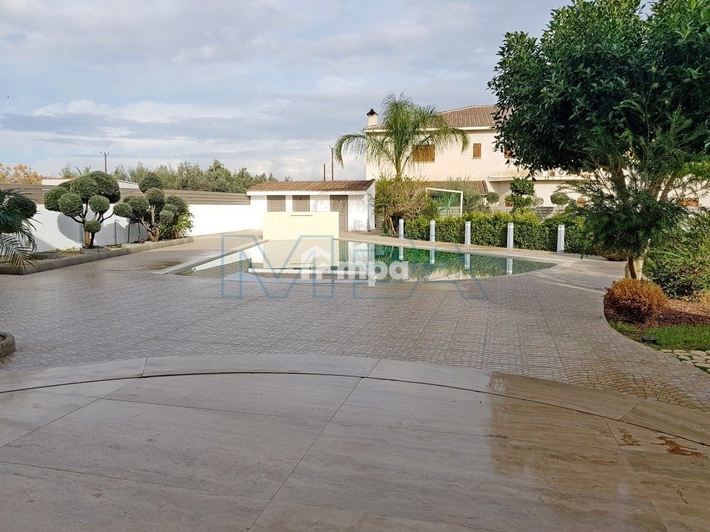 4 Bedroom House for Sale in Agioi Trimithias, Nicosia District