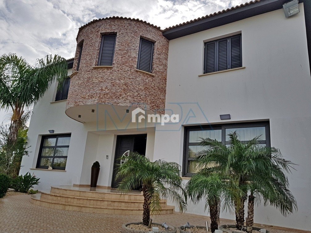 4 Bedroom House for Sale in Agioi Trimithias, Nicosia District