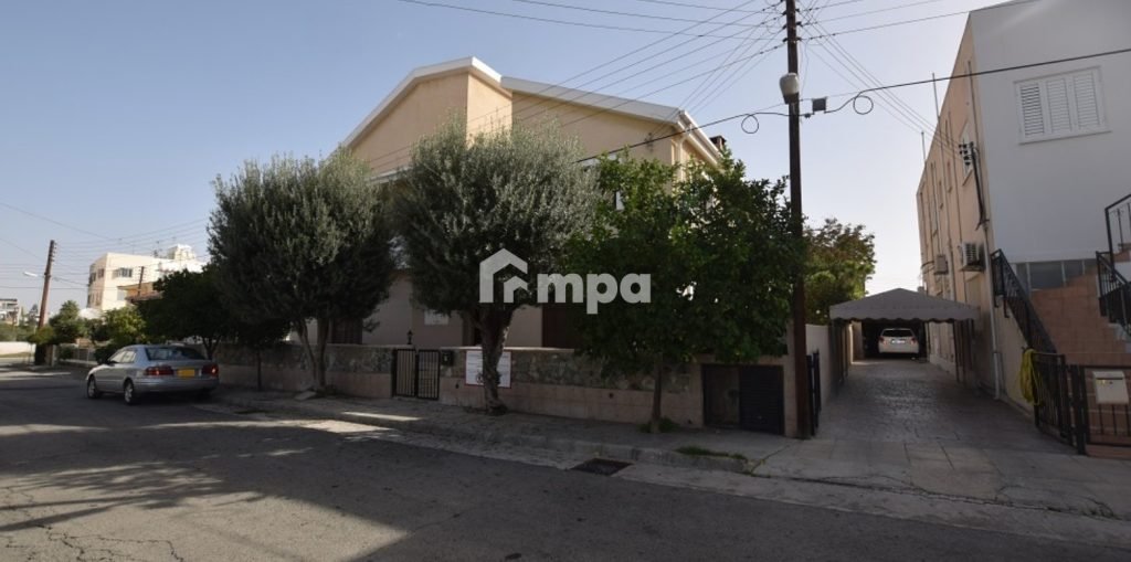 5 Bedroom House for Sale in Strovolos, Nicosia District