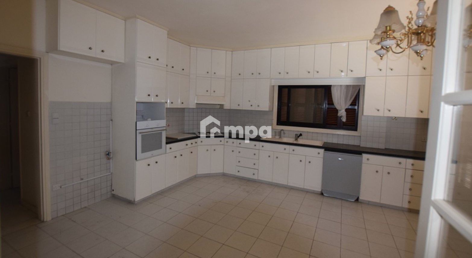 5 Bedroom House for Sale in Strovolos, Nicosia District