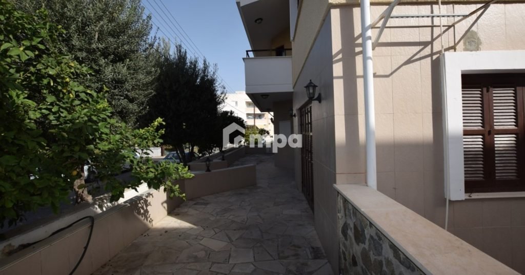 5 Bedroom House for Sale in Strovolos, Nicosia District