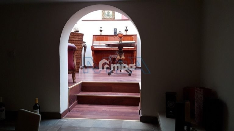 5 Bedroom House for Sale in Nicosia District