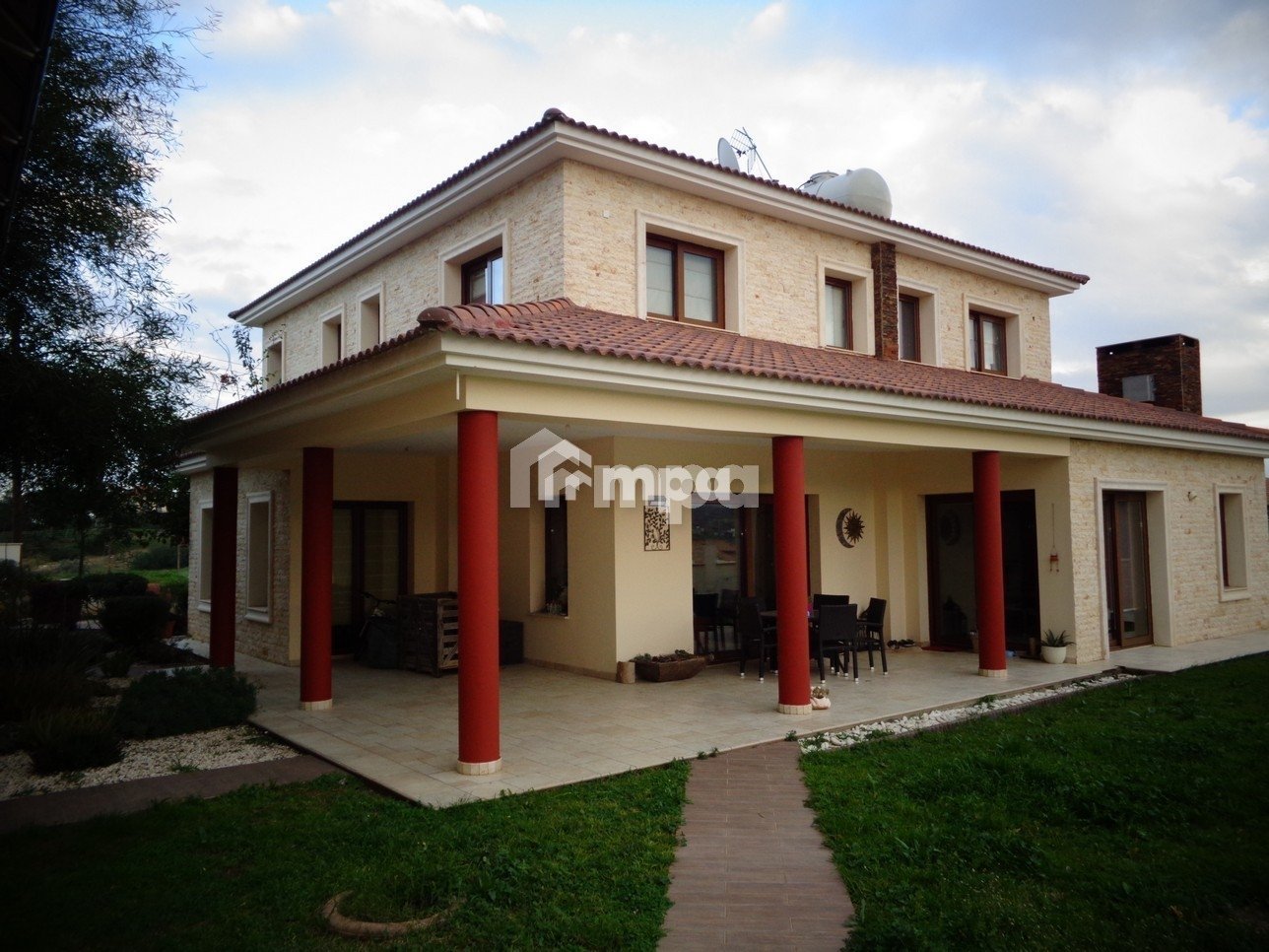6+ Bedroom House for Sale in Tseri, Nicosia District