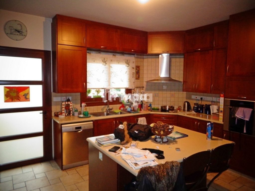 6+ Bedroom House for Sale in Tseri, Nicosia District
