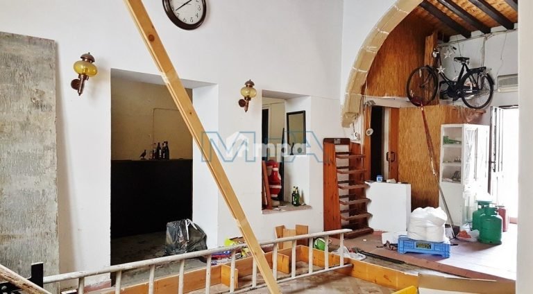3 Bedroom House for Sale in Agioi Omologites, Nicosia District