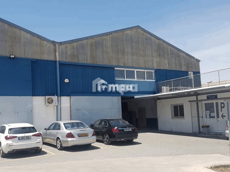 1000m² Commercial for Sale in Nicosia District