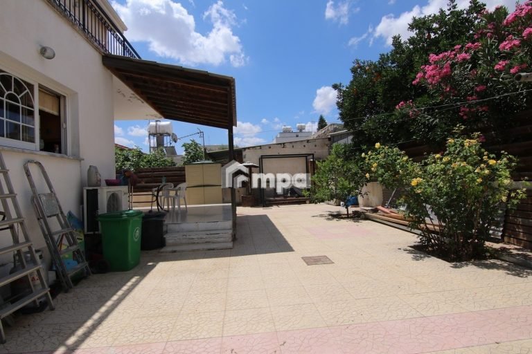 4 Bedroom House for Sale in Agios Dometios, Nicosia District
