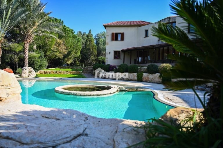 5 Bedroom House for Sale in Latsia, Nicosia District