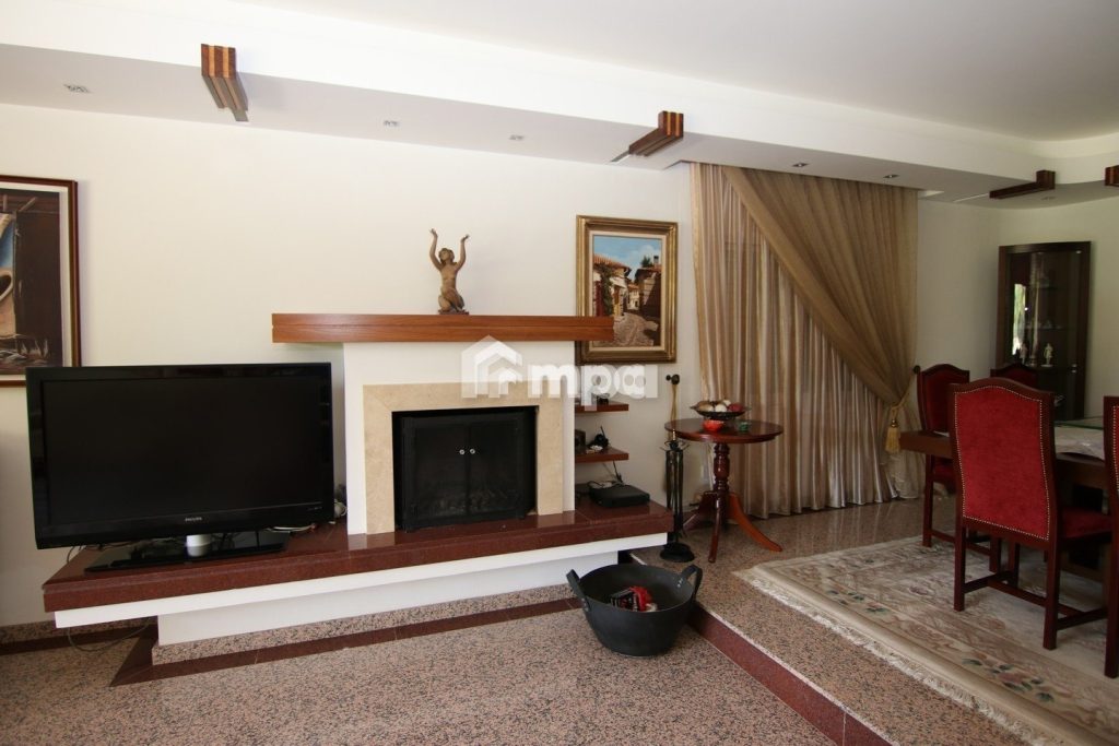 4 Bedroom House for Sale in Latsia, Nicosia District