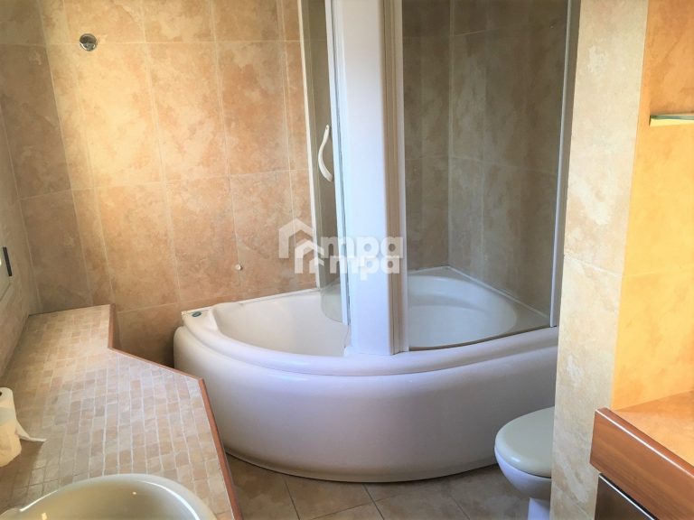 4 Bedroom Apartment for Sale in Agioi Omologites, Nicosia District
