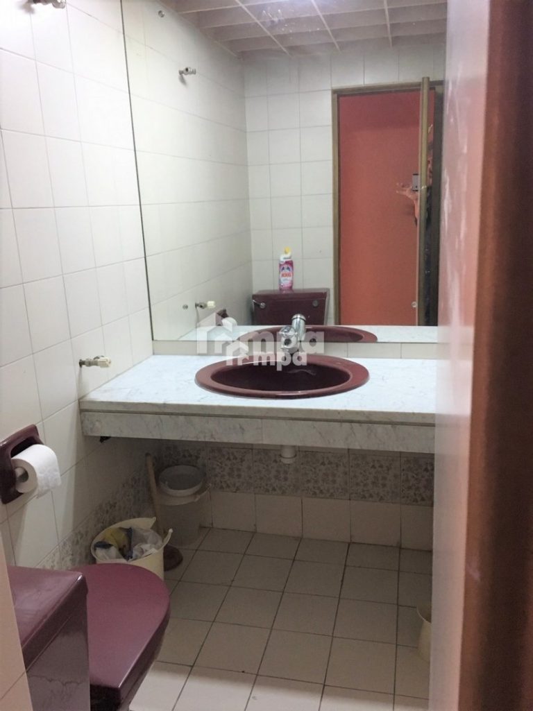 4 Bedroom Apartment for Sale in Agioi Omologites, Nicosia District