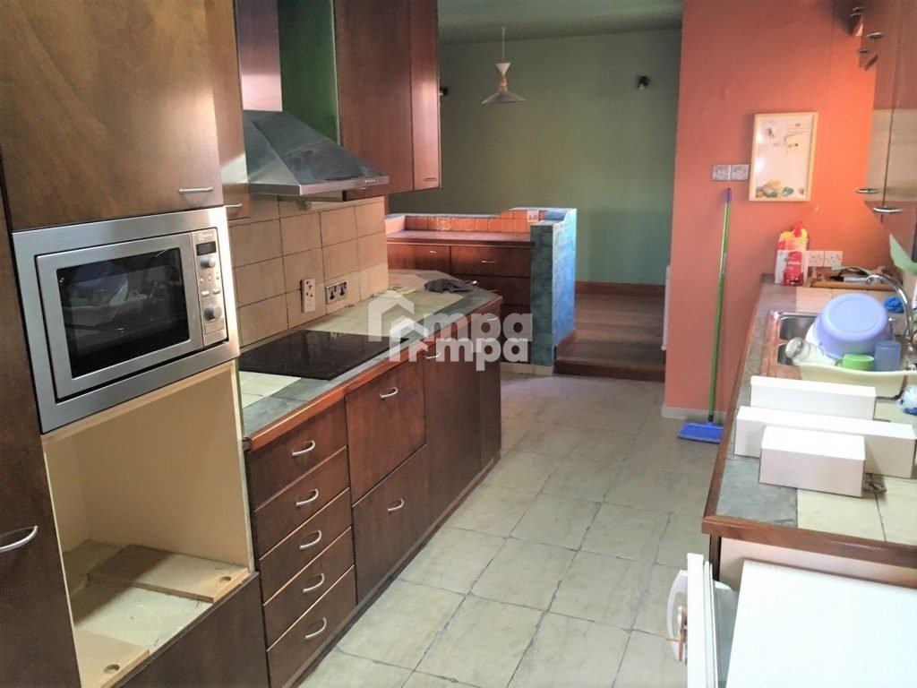 4 Bedroom Apartment for Sale in Agioi Omologites, Nicosia District