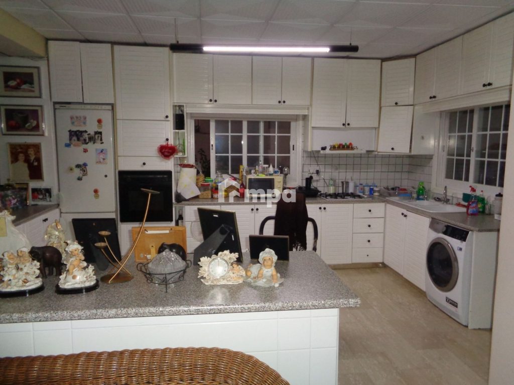 350m² Building for Sale in Lakatamia, Nicosia District