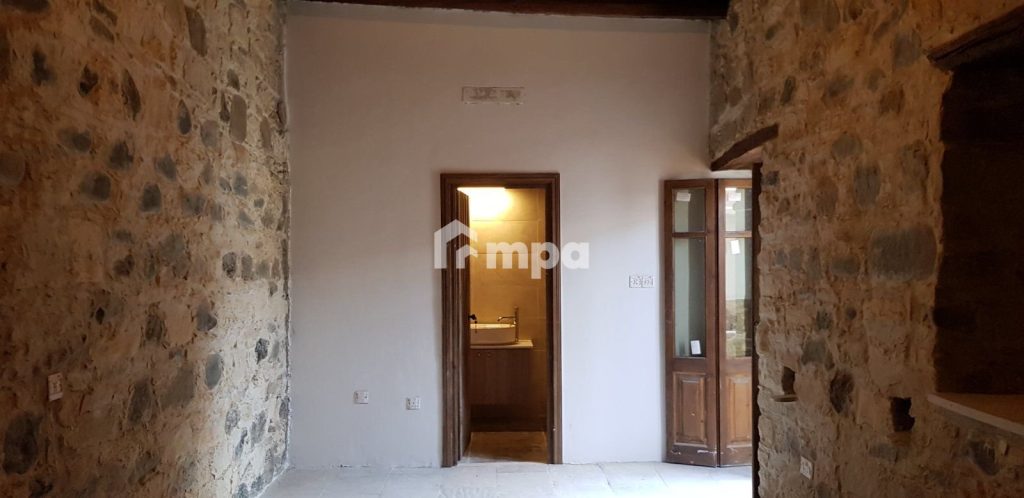 6+ Bedroom House for Sale in Kampia, Nicosia District