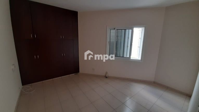 560m² Building for Sale in Latsia, Nicosia District